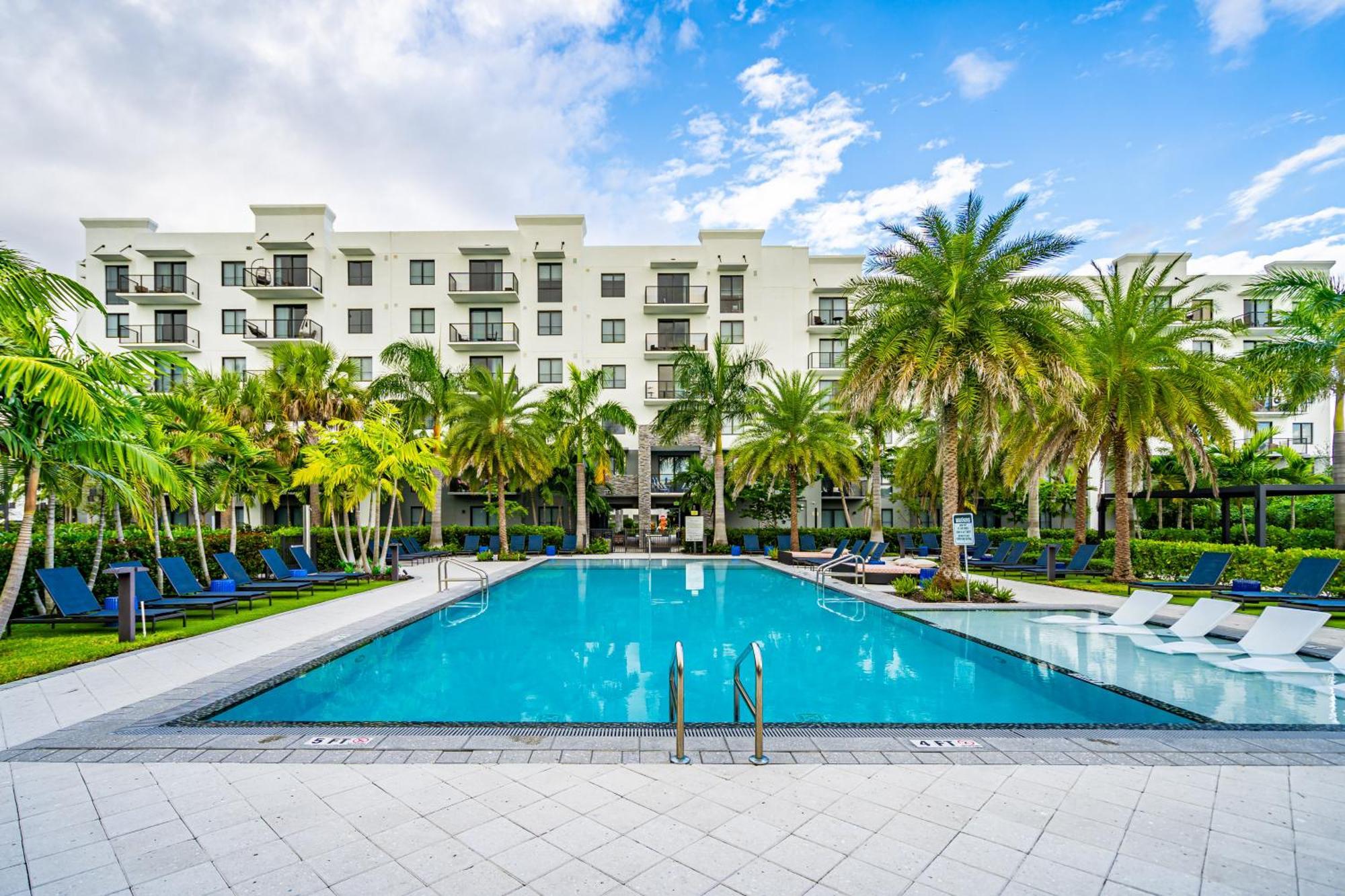 Amazing 2 Bedroom Unit In Doral Miami With Free Parking Hialeah Gardens Exterior foto