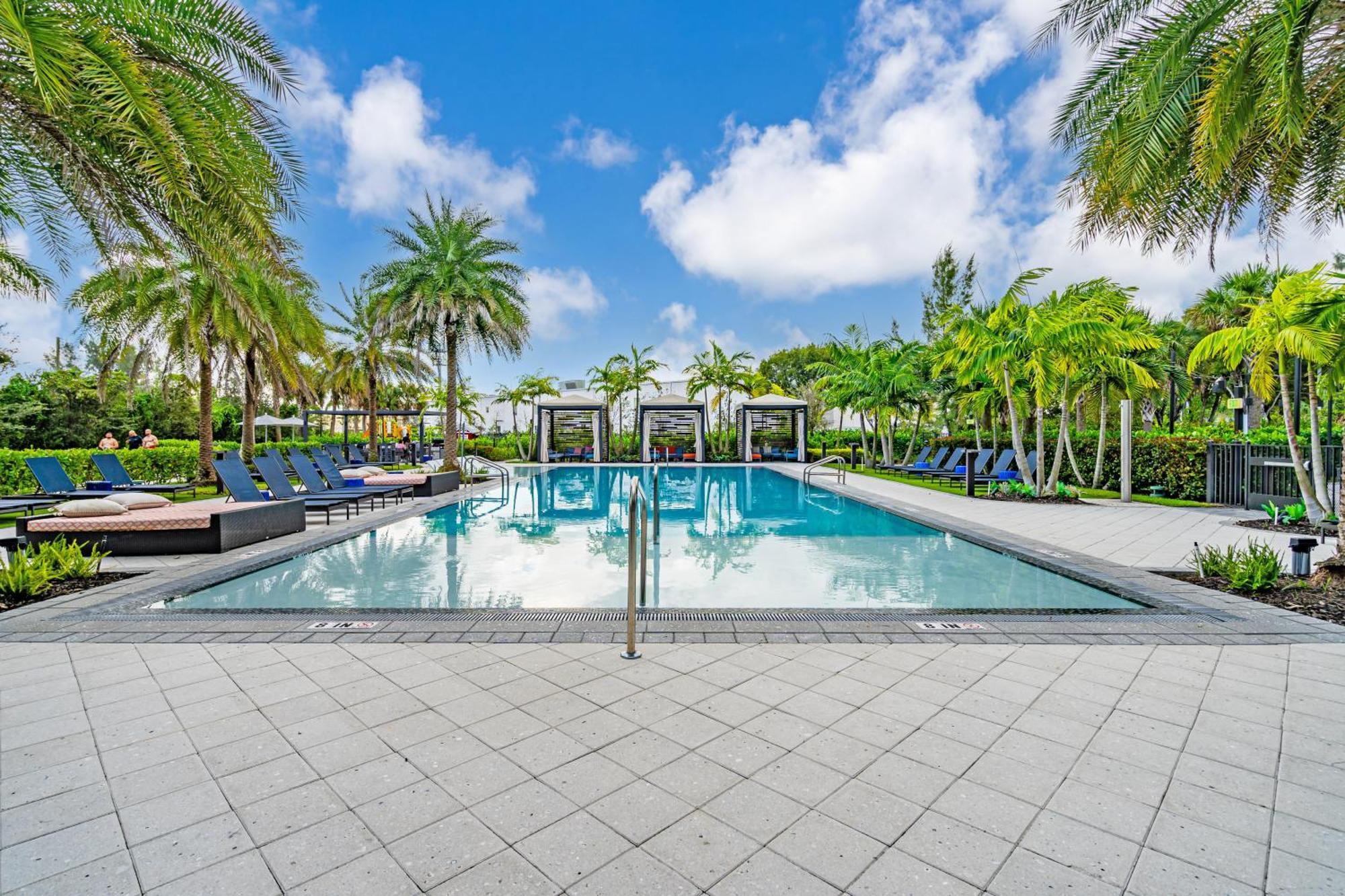 Amazing 2 Bedroom Unit In Doral Miami With Free Parking Hialeah Gardens Exterior foto