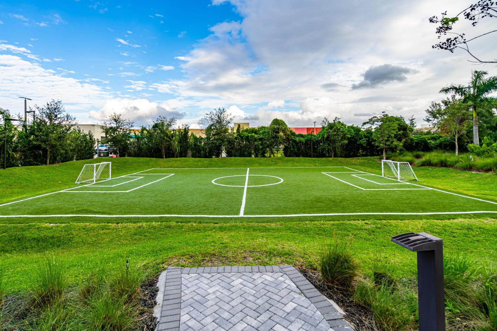 Amazing 2 Bedroom Unit In Doral Miami With Free Parking Hialeah Gardens Exterior foto