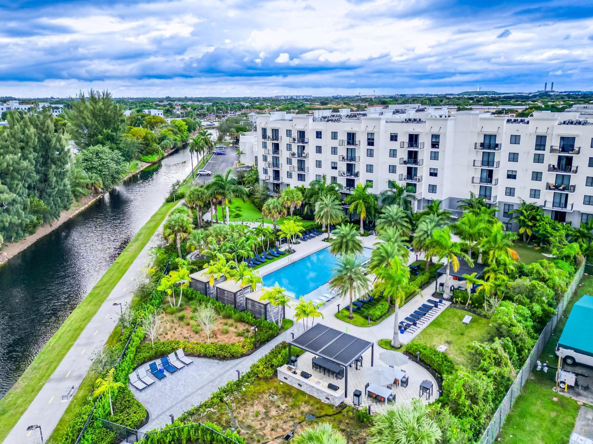 Amazing 2 Bedroom Unit In Doral Miami With Free Parking Hialeah Gardens Exterior foto